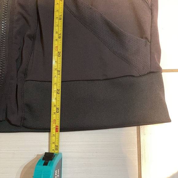 NEW BALANCE Sport gray vest Size M - Picture 9 of 9